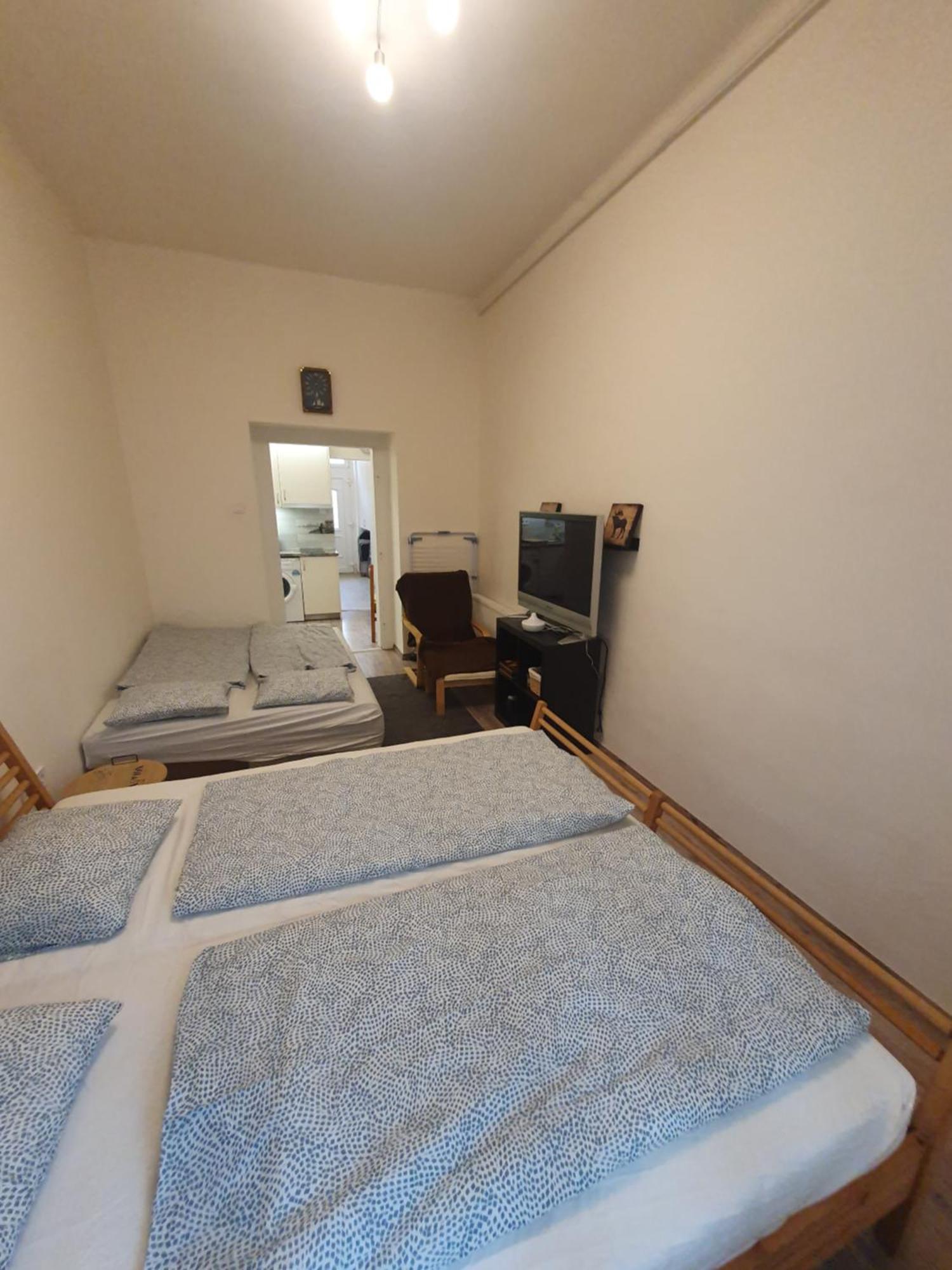 Serena Near Boulvard With Ac Budapest Ngoại thất bức ảnh