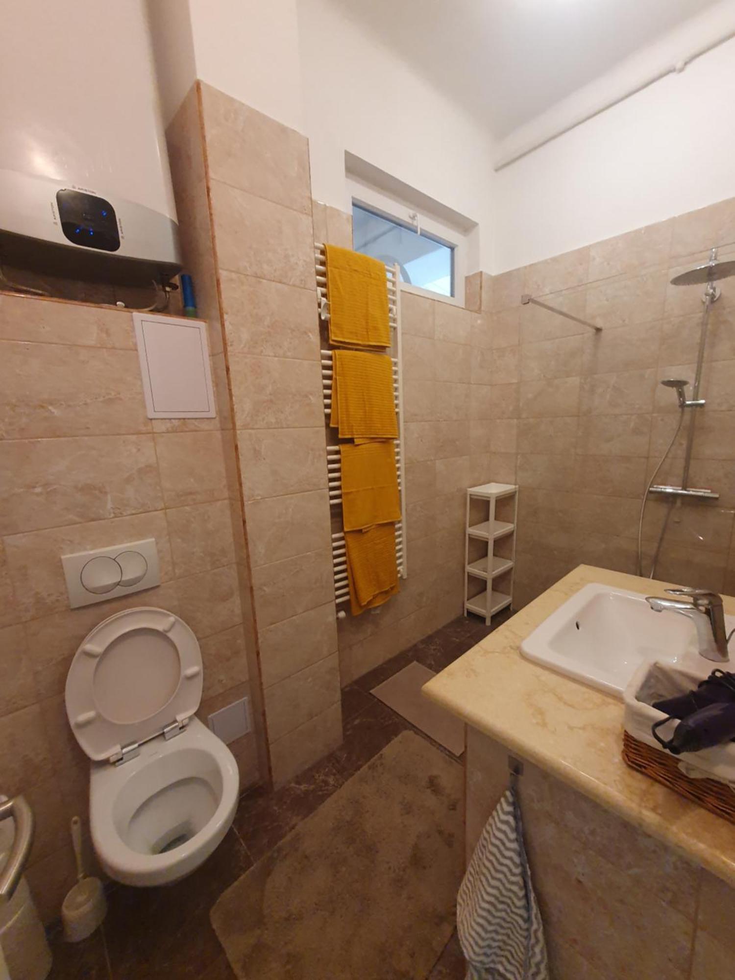 Serena Near Boulvard With Ac Budapest Ngoại thất bức ảnh